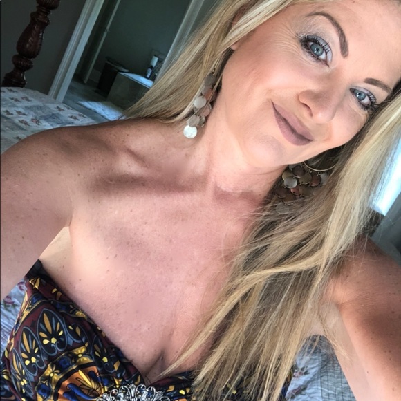 Meet your Posher, Paige - Picture 4 of 4